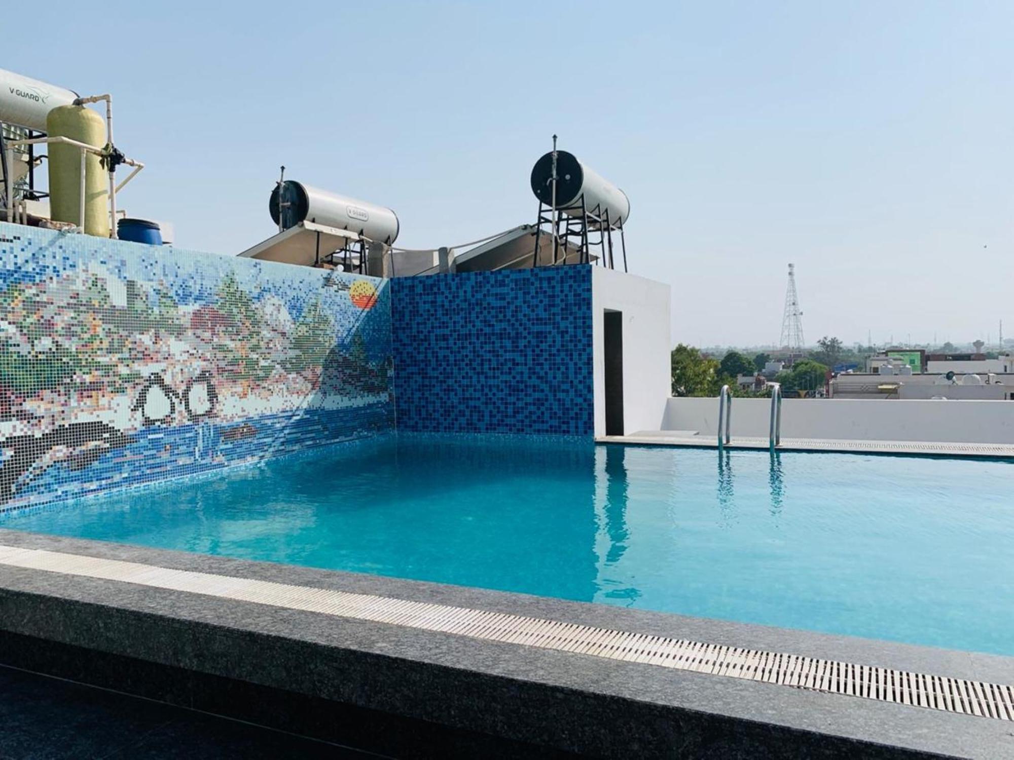 Hotel Royal Palace Hapur Zewnętrze zdjęcie